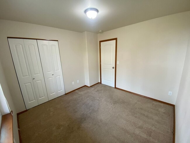 Building Photo - 3 Bedroom Home on Cul-De-Sac for Rent!