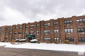 Building Photo - 1 bedroom in Highland Park IL 60035