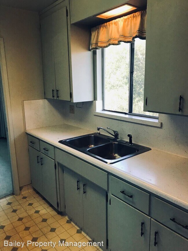 Building Photo - 2 br, 1.5 bath House - 49 Grandview