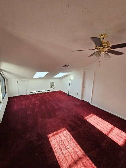 Building Photo - 136 Kane St