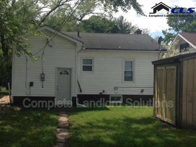 Building Photo - 1212 S 25th St