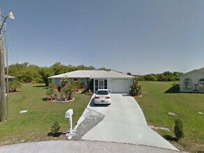 Building Photo - "Charming 4-Bedroom Oasis with 3 Full Bath...