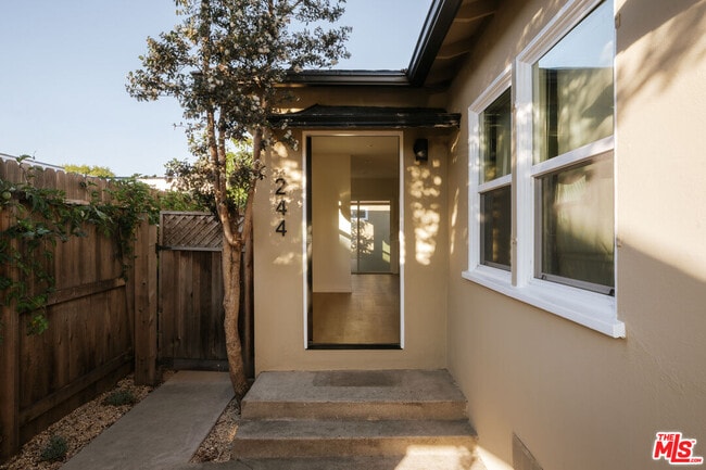 Building Photo - 244 Dimmick Ave