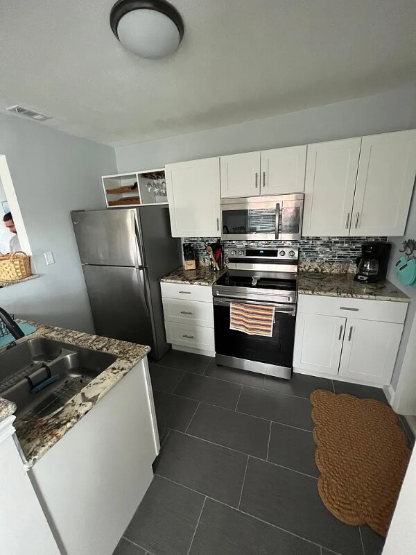 Building Photo - 420 Ribault Ave