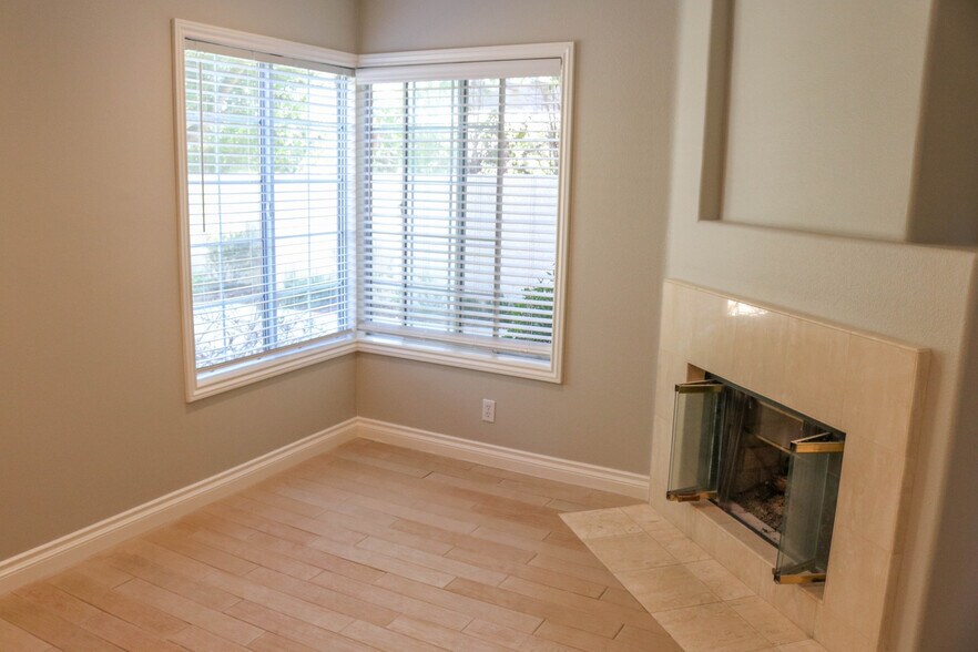 Building Photo - 1032 Cherry Creek Cir