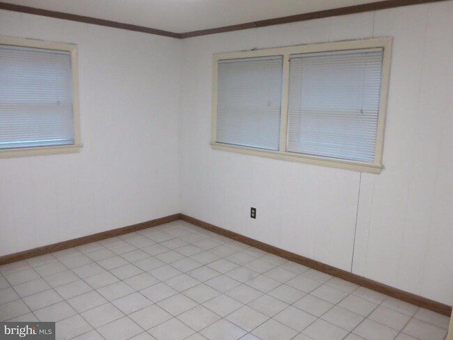 Building Photo - 6322 Linway Terrace
