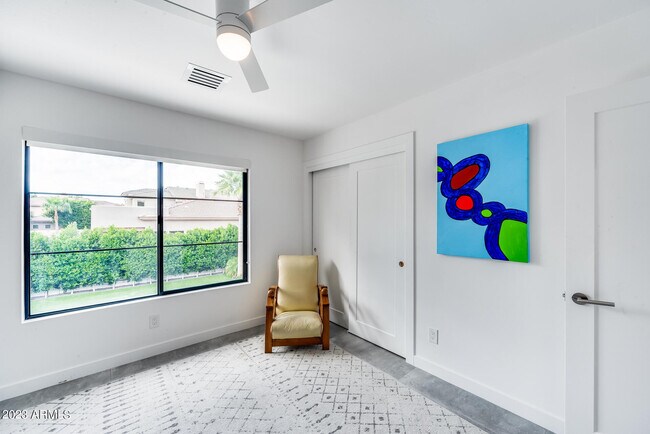 Building Photo - 8618 N Timberlane Dr