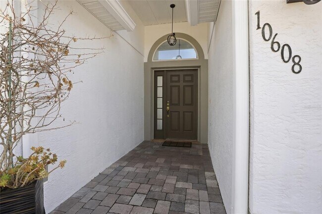 Building Photo - 10608 Laxton St