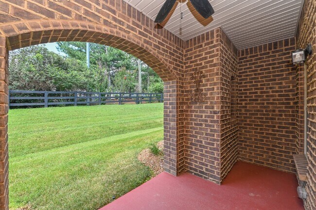 Building Photo - Elegant Townhome Living Minutes from Twelve Stones Golf Club – Bonus Room & 2-Car Garage