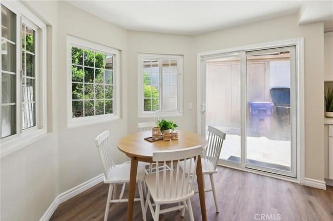 Building Photo - 1224 Fairway Cir