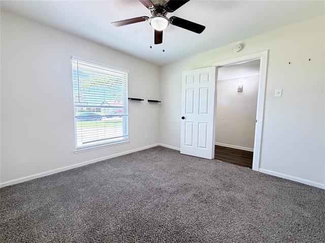 Building Photo - 706 Jamestown Dr