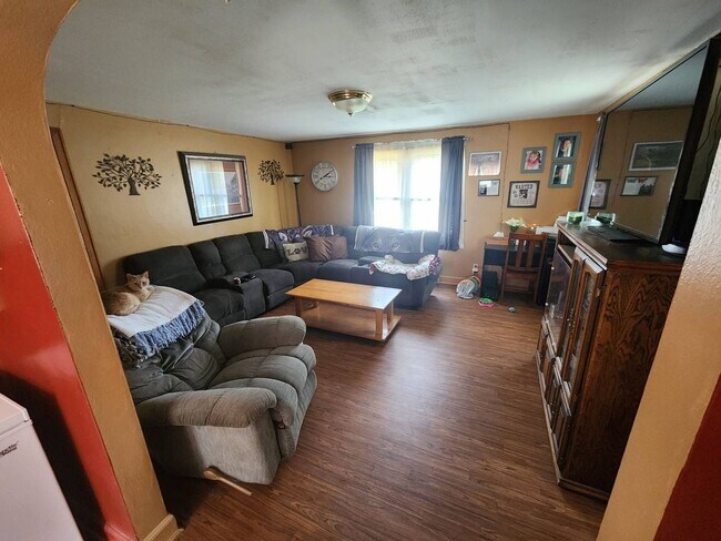 Building Photo - 2 Bedroom single family in Marshfield
