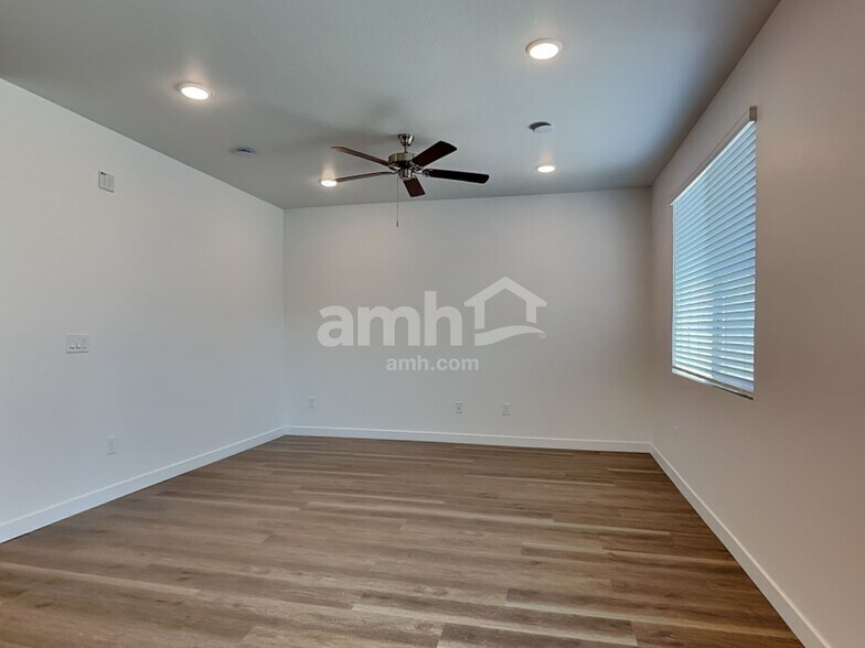 Building Photo - 9717 W Luxton Ln