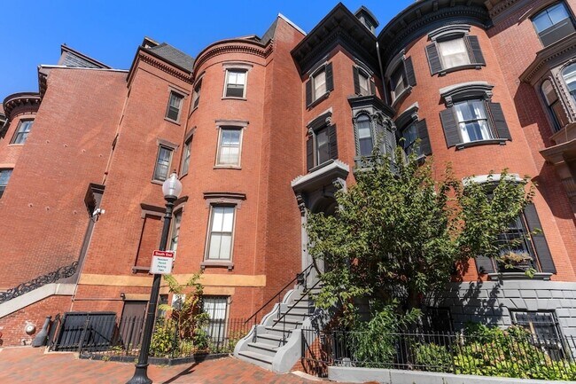 Building Photo - 530 Massachusetts Ave