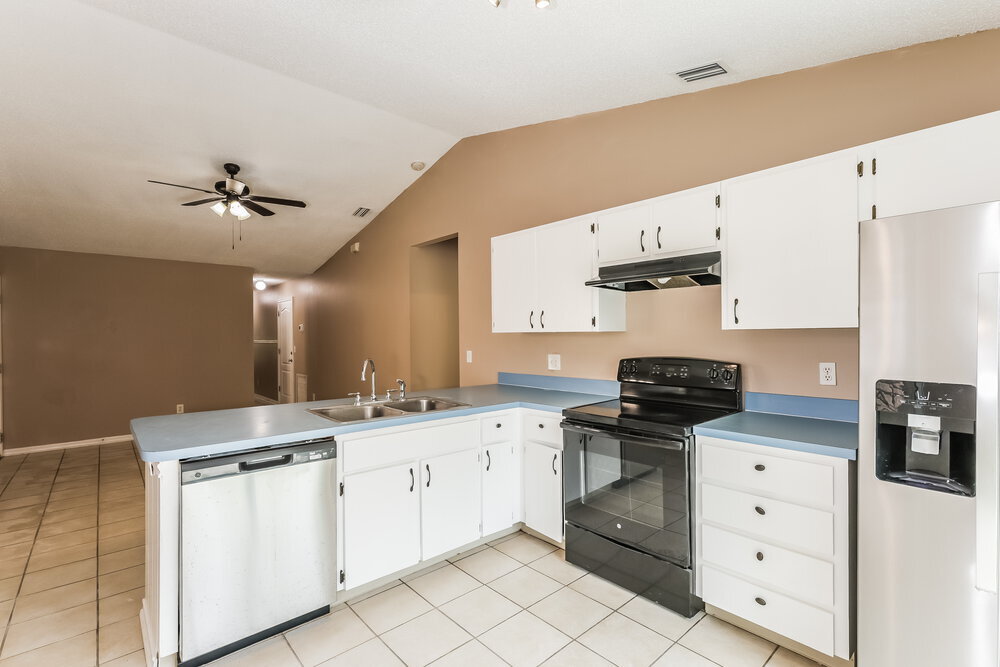 Building Photo - 23033 Clearwater Pl