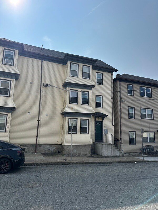 Building Photo - 106 Tuttle St