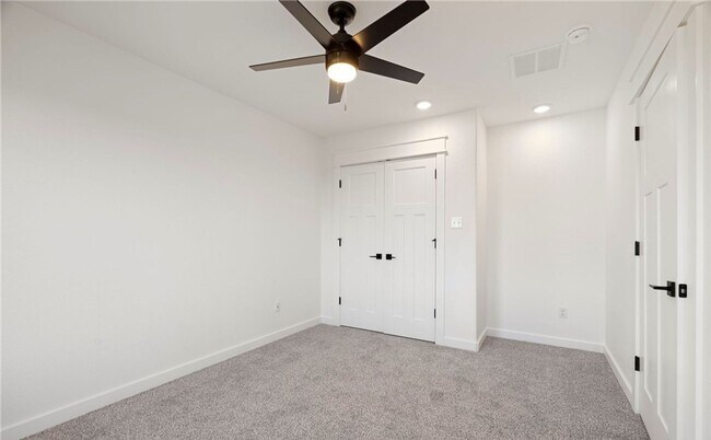 Building Photo - Lovely Modern Home-Three Bed/Three Bath/Upgraded Features and Fixtures