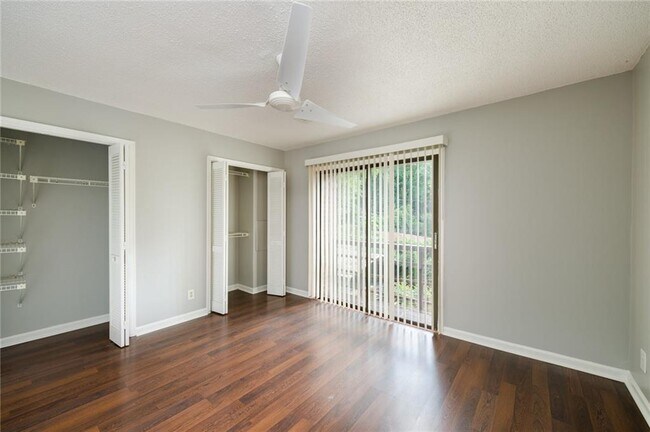 Building Photo - 650 Cleburne Terrace NE