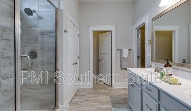 Building Photo - 607 Torridon Ln