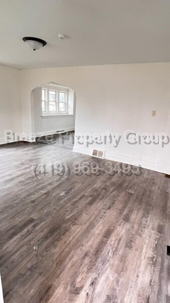 Building Photo - 1912 Greenwood Ave