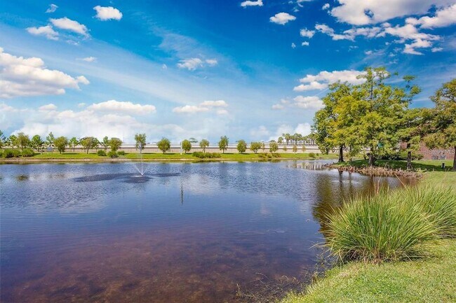 Building Photo - 1400 Gandy Blvd N