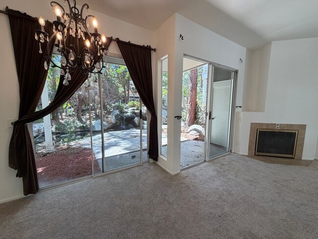 Building Photo - COSTA MESA 2 BEDROOM, 2 BATHROOM CONDO $3,200 (BRISTOL & BAKER)