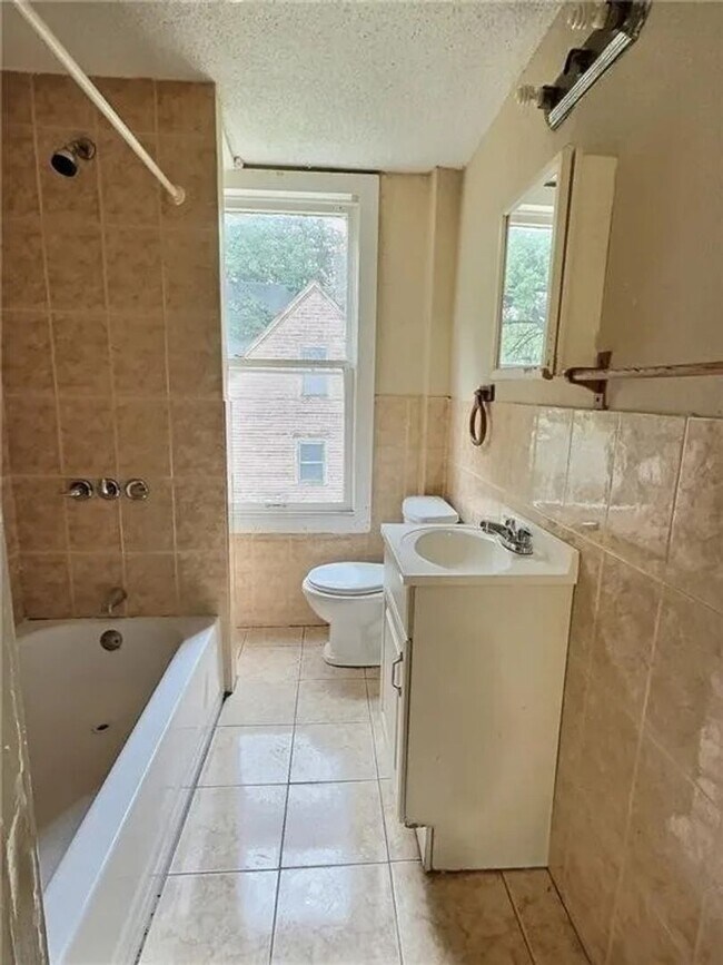 Building Photo - 2006 Agnes Ave