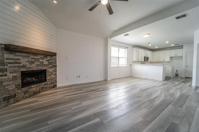Building Photo - 2741 Sunlight Dr