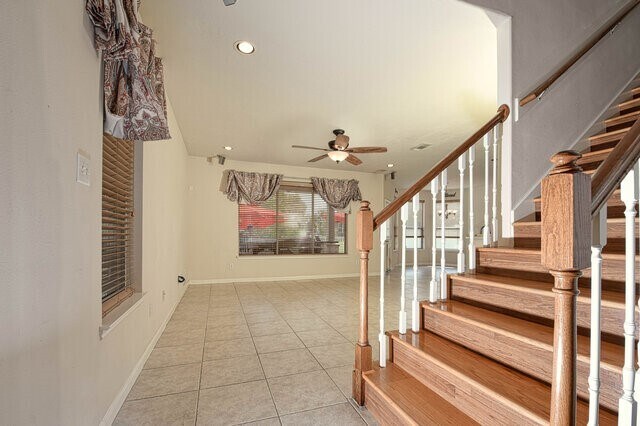 Building Photo - 107 Cove W