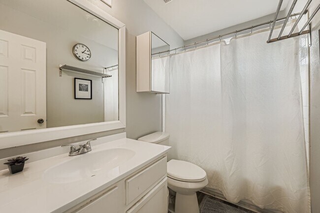 Building Photo - 928 Sally Lunn Way