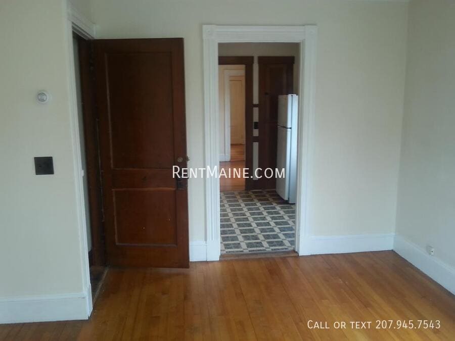Building Photo - 14 Catell St