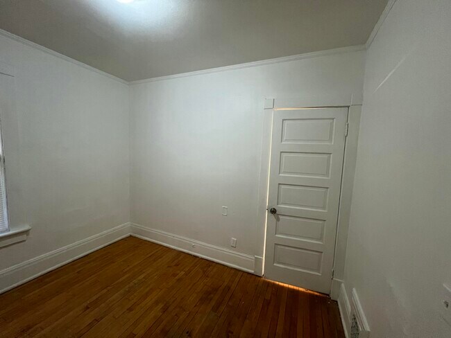 Building Photo - 1253 N 34th St