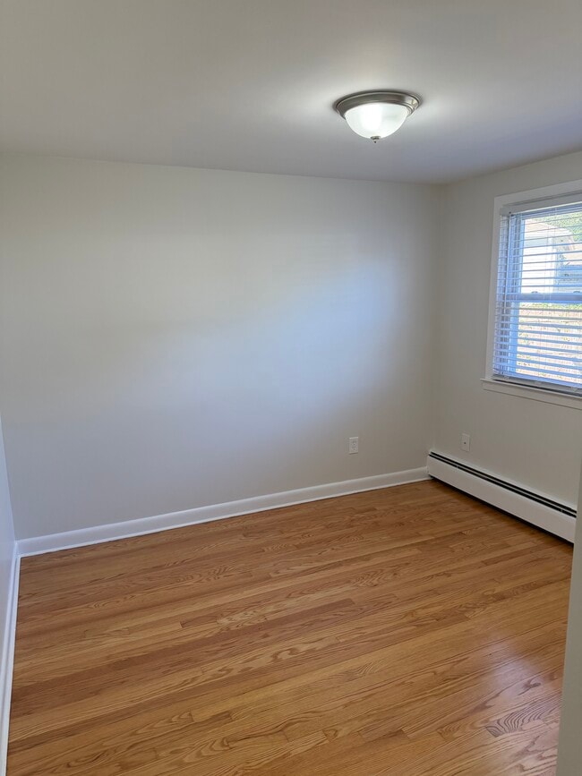 Building Photo - 143 Scenic Dr