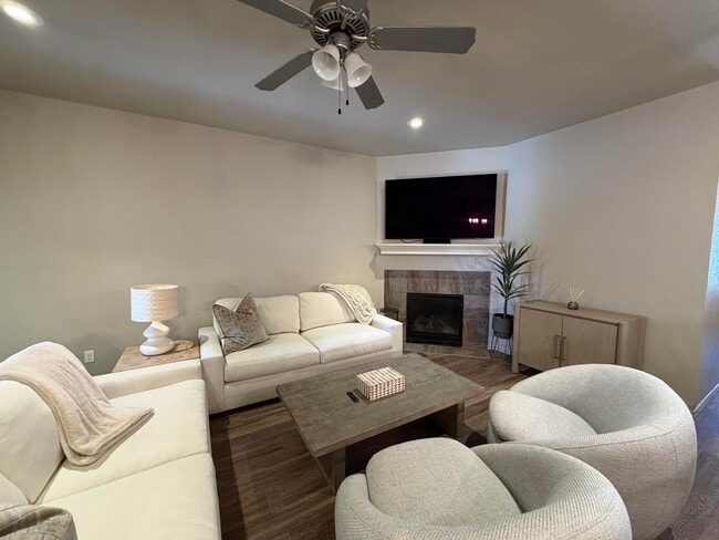 Building Photo - 2111 10th St