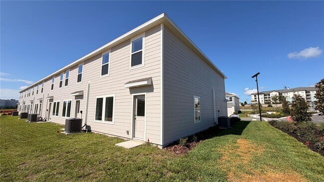 Building Photo - 807 Lynx St
