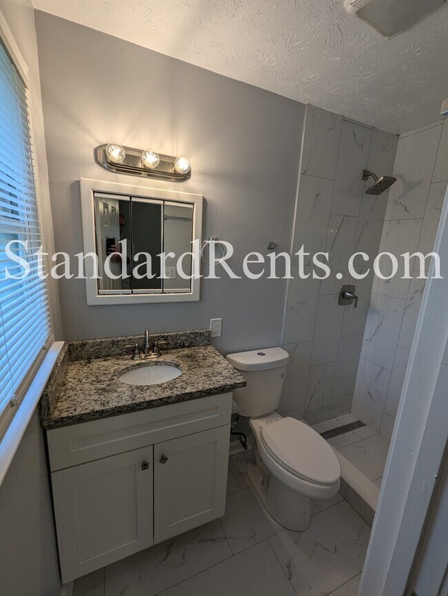 Building Photo - 2591 Kings Cir NW