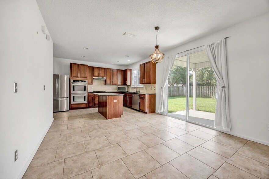 Building Photo - 1457 Heather Ct