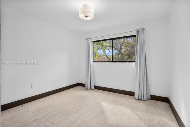 Building Photo - 11335 SW 74th Ln