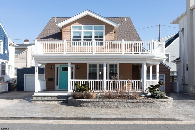 Building Photo - 107 S Richards Ave