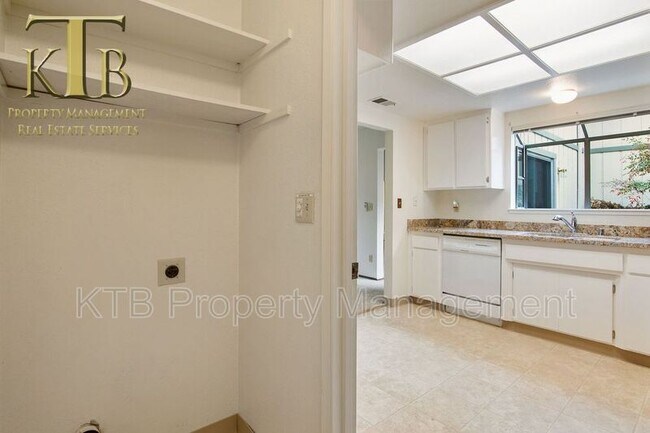 Building Photo - 4751 Knapp Way