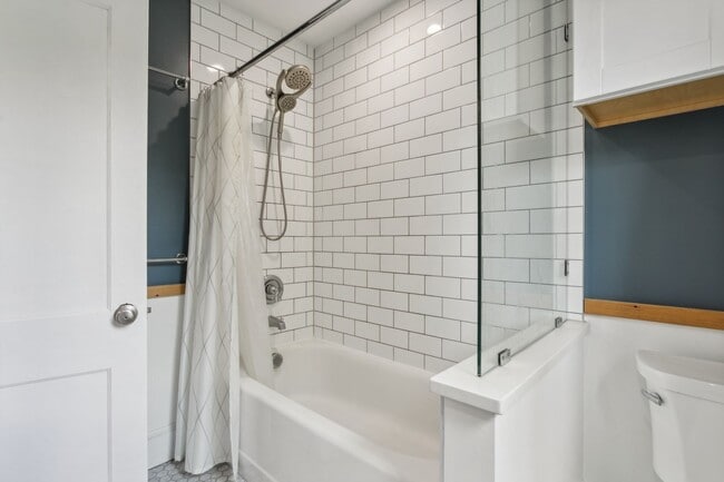 Building Photo - 1734 Hancock Ave