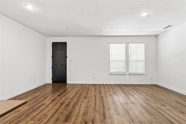 Building Photo - 537 Parkside Dr