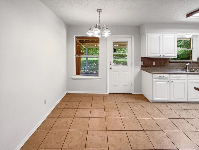 Building Photo - 116 Creekview Dr W