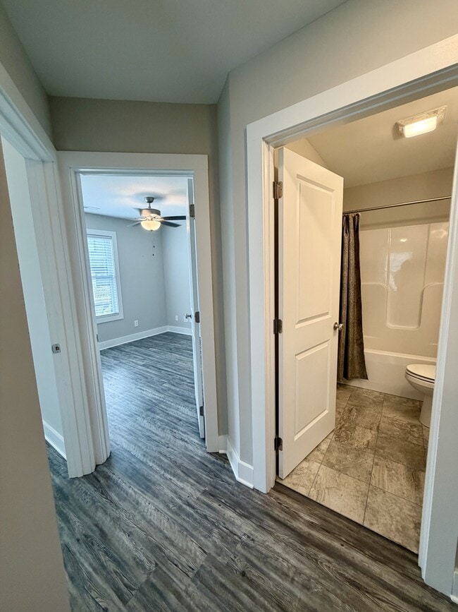 Building Photo - 52 Cuddington Ln