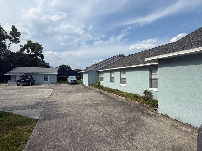 Building Photo - Spacious 3-Bedroom, 2-Bath Home in Prime O...