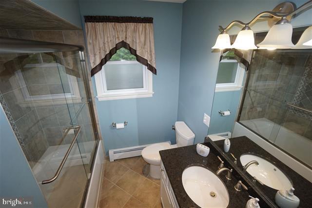 Building Photo - 135 Knoll Dr