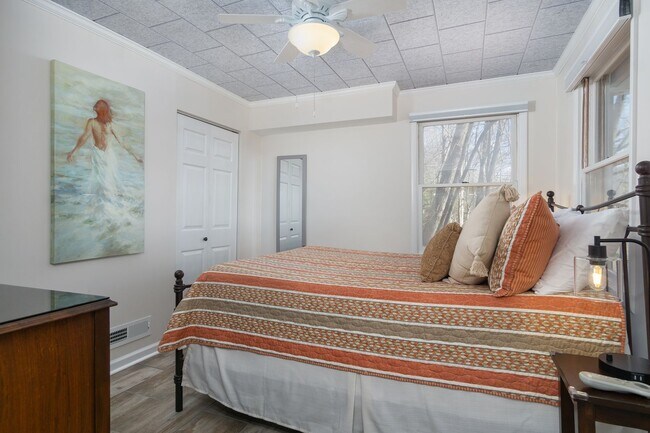 Building Photo - Montreat Rental-Lower Level Apartment! **Utilites included!