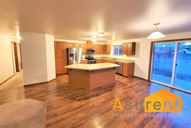 Building Photo - Great 3 Bed 2 Bath Medford Home Available Soon!