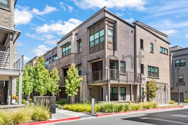 Building Photo - 1107 Artemisia Ter