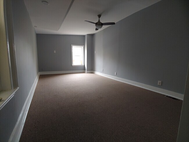 Building Photo - 33 S Calhoun St